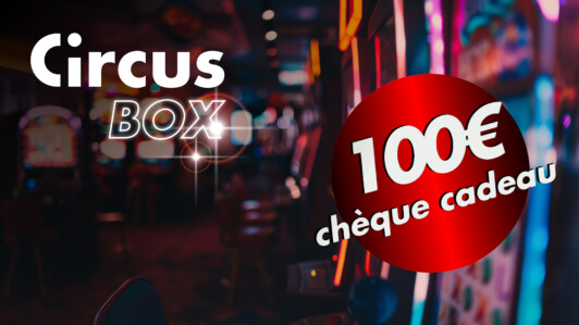 Un chèque cadeau de 100€ sur un fond de machines à sous lumineuses