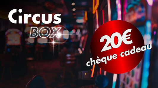 Un chèque cadeau de 20€ sur un fond de machines à sous lumineuses