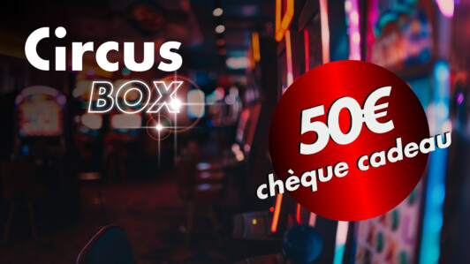 Un chèque cadeau de 50€ sur un fond de machines à sous lumineuses